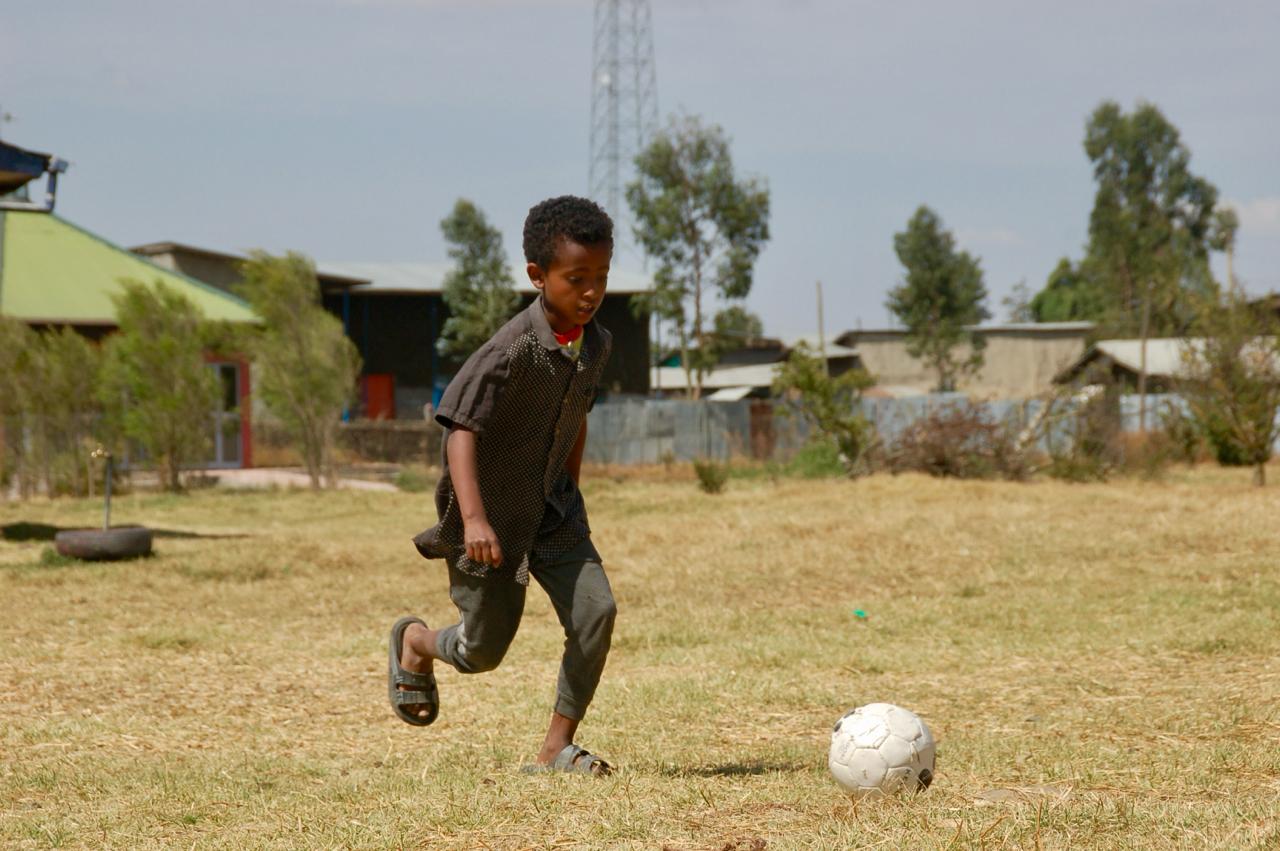 Infant jugant campanya